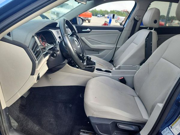 2020 VOLKSWAGEN JETTA S, SE, R-Line — DENT