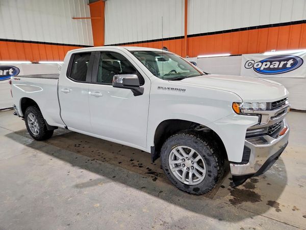 2022 CHEVROLET SILVERADO LT — Passenger 3/4