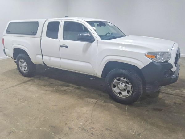 2022 TOYOTA TACOMA SR5 — Passenger 3/4