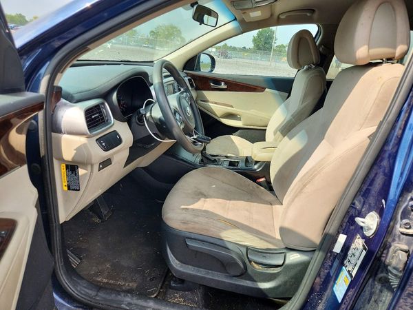 2017 KIA SORENTO — DENT