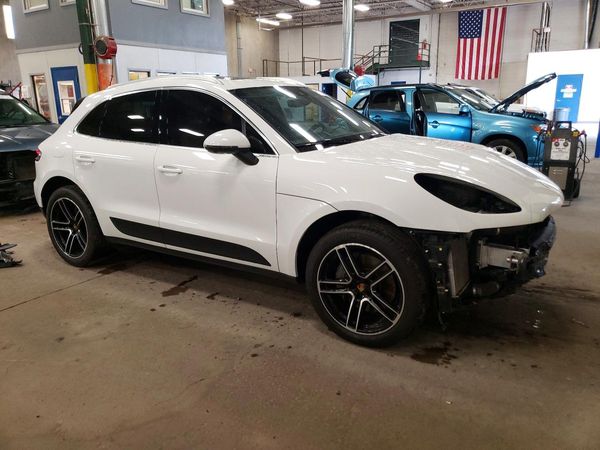 2020 PORSCHE MACAN — Passenger 3/4