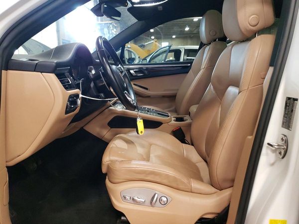 2020 PORSCHE MACAN — DENT