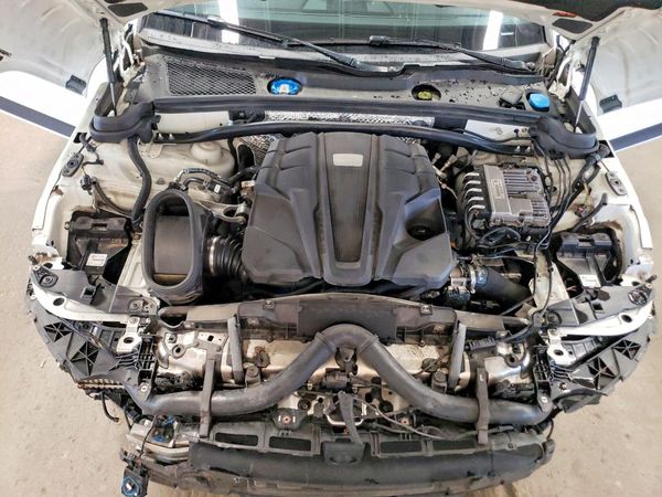 2020 PORSCHE MACAN — Engine bay