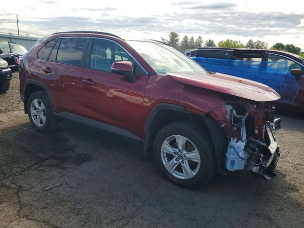 2019 TOYOTA RAV4 XLE / XLE Premium 4WD — Passenger 3/4