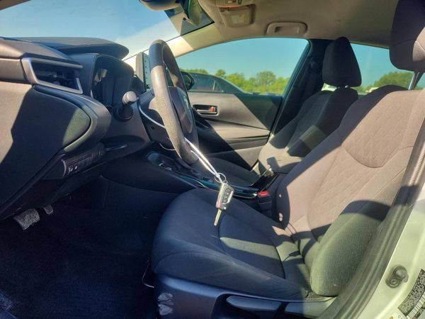 2022 TOYOTA COROLLA LE — DENT