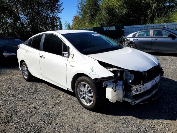2018 TOYOTA PRIUS — Passenger 3/4