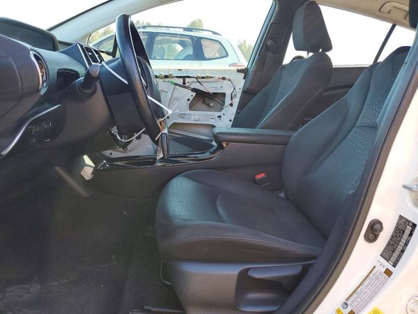 2018 TOYOTA PRIUS — DENT