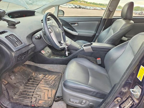 2015 TOYOTA PRIUS — DENT