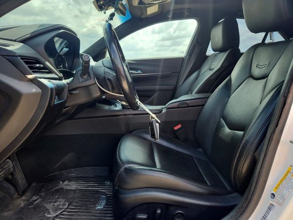 2021 CADILLAC CT4 — DENT