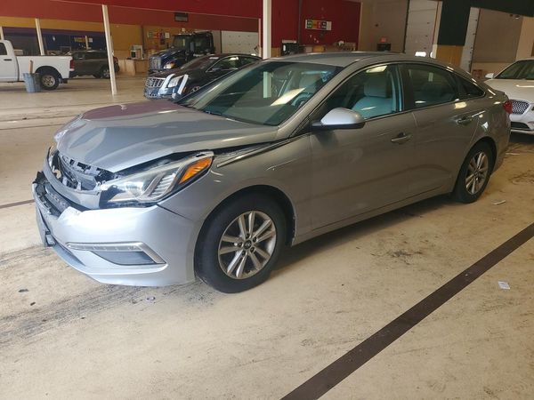 2015 HYUNDAI SONATA SE, ECO — Front 3/4