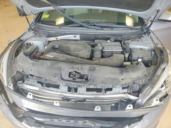 2015 HYUNDAI SONATA SE, ECO — Engine bay