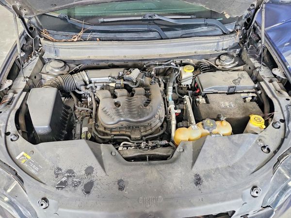 2021 JEEP CHEROKEE Altitude, Latitude Lux — Engine bay