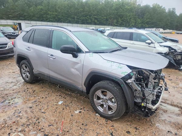 2025 TOYOTA RAV4 LE — Passenger 3/4