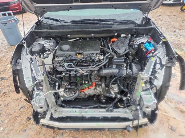 2025 TOYOTA RAV4 LE — Engine bay