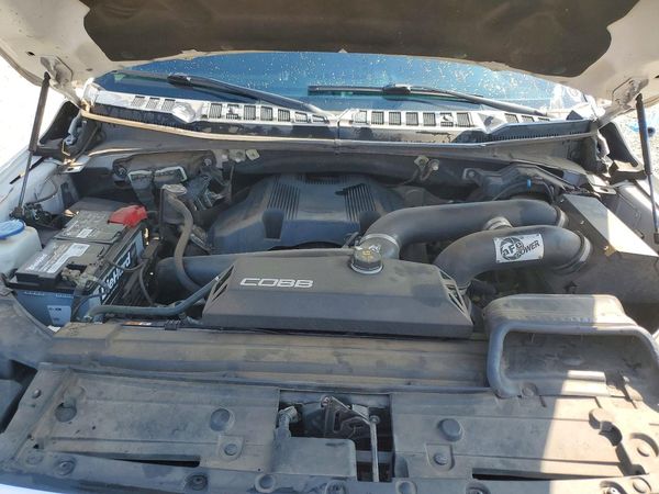 2019 FORD F150 — Engine bay