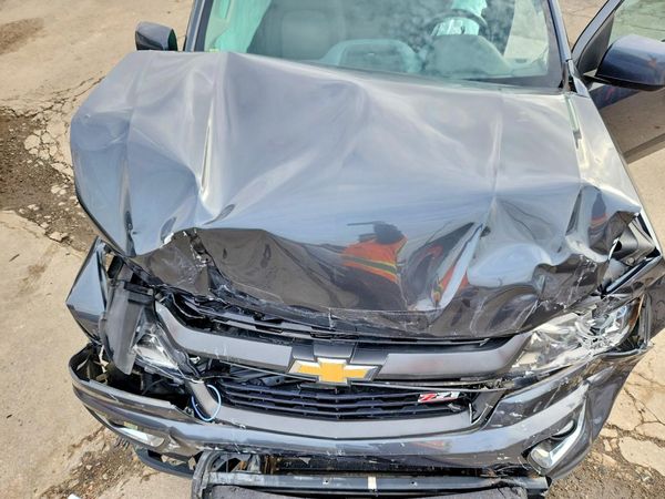 2016 CHEVROLET COLORADO Z71 — Engine bay
