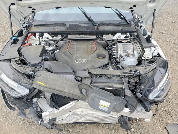 2024 AUDI SQ5 — Engine bay