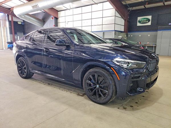 2022 BMW X6 xDrive40i — Passenger 3/4