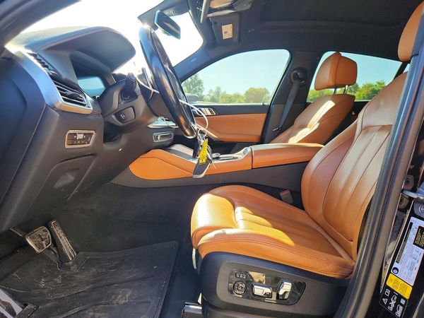 2022 BMW X6 xDrive40i — DENT