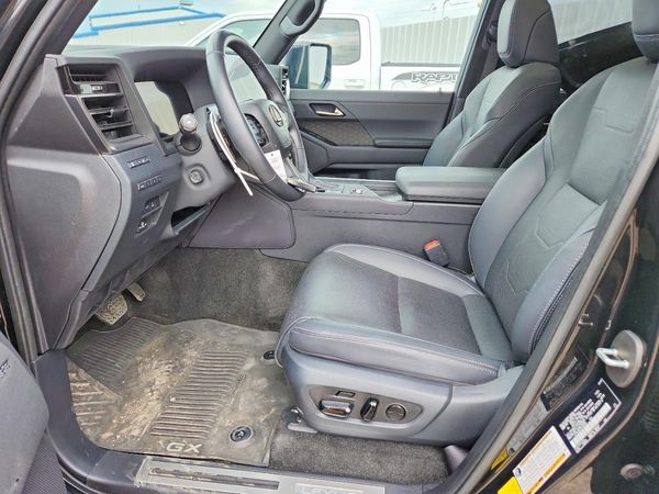 2025 LEXUS GX 550