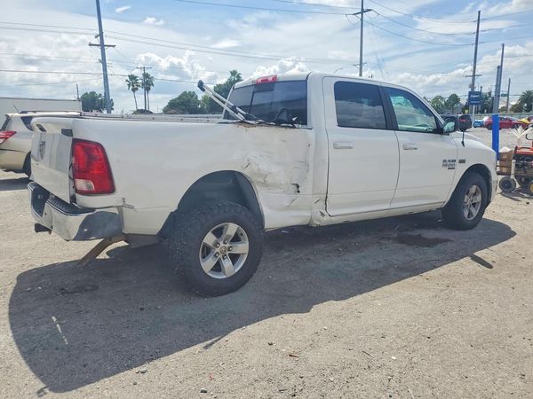 2019 RAM 1500 CLASSIC SLT