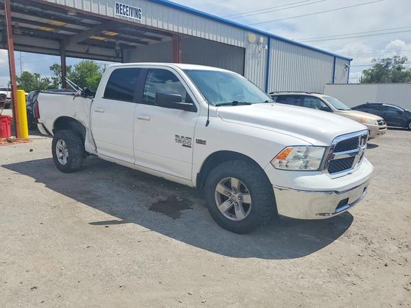 2019 RAM 1500 CLASSIC SLT