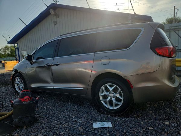 2017 CHRYSLER PACIFICA Touring L — DSRA