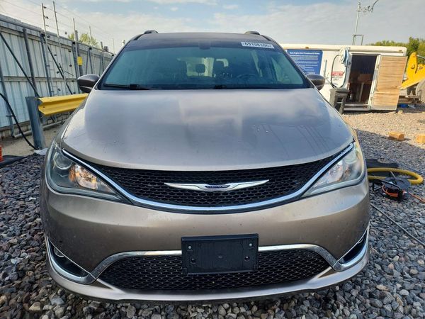 2017 CHRYSLER PACIFICA Touring L — DIRF