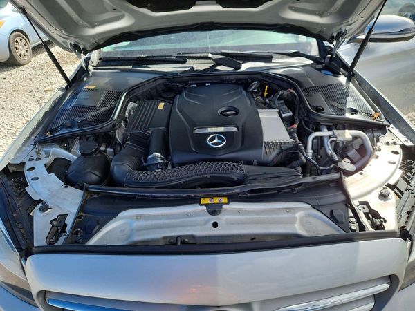 2016 MERCEDES-BENZ C — Engine bay