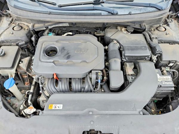 2017 HYUNDAI SONATA — Engine bay