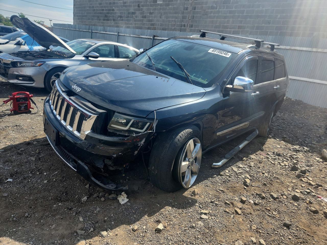 2013 JEEP CHEROKEE Limited — Front 3/4