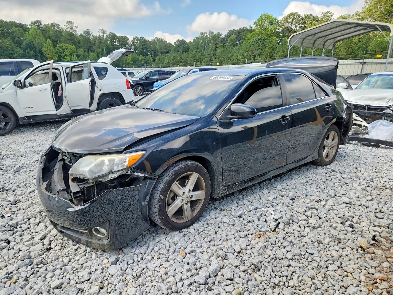 2013 TOYOTA CAMRY — Front 3/4