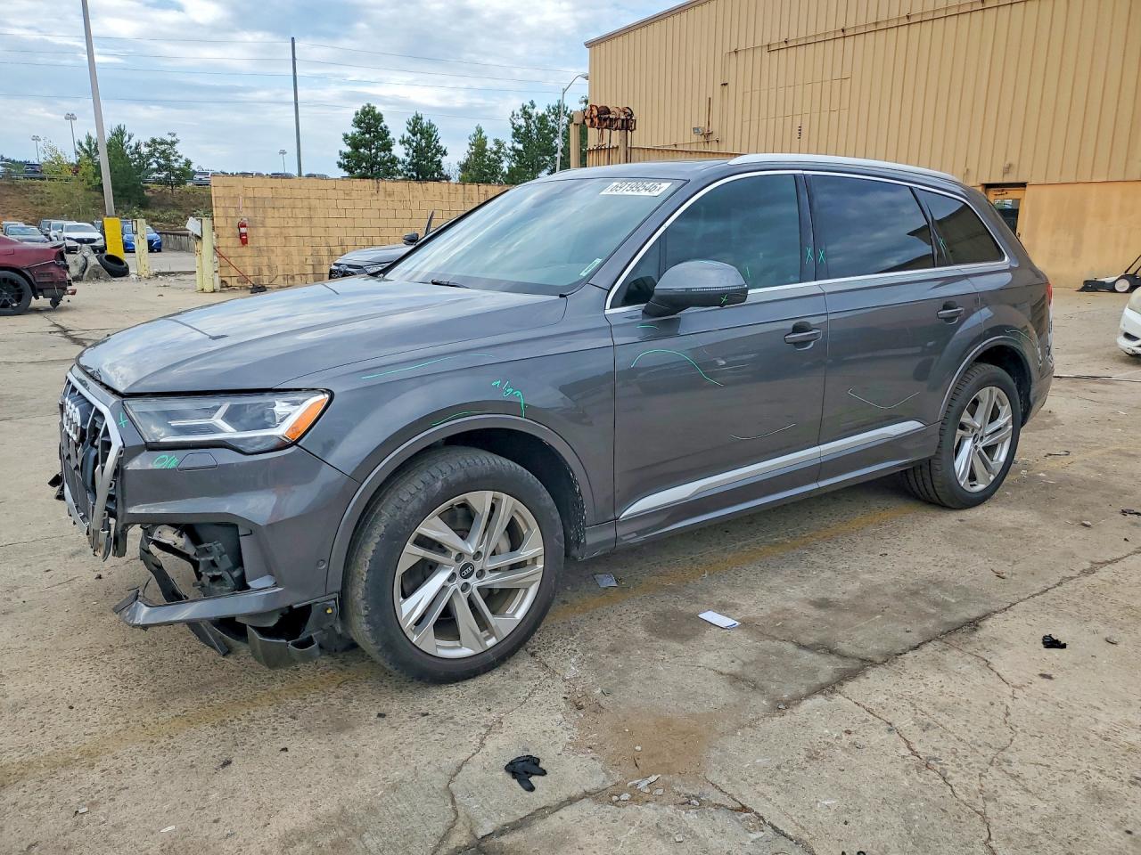 2021 AUDI Q7 — Front 3/4