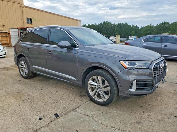 2021 AUDI Q7 — Passenger 3/4