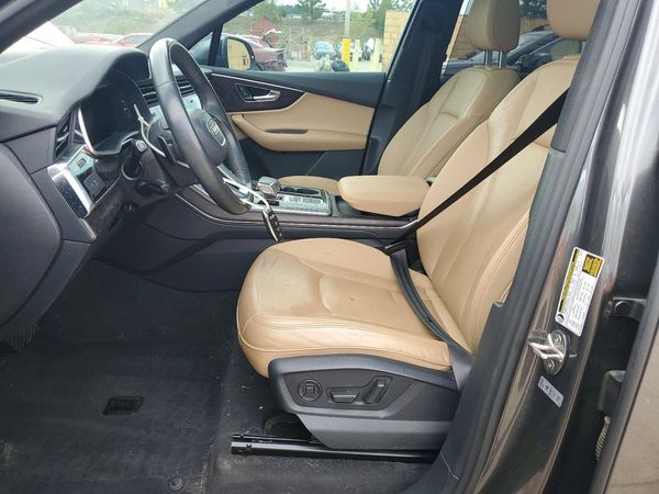 2021 AUDI Q7 — DENT