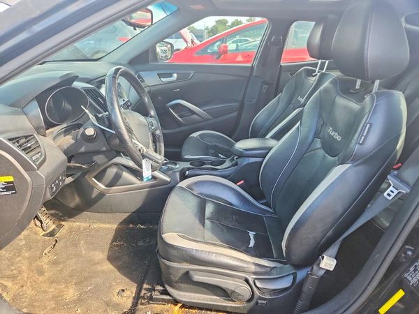 2014 HYUNDAI VELOSTER — DENT
