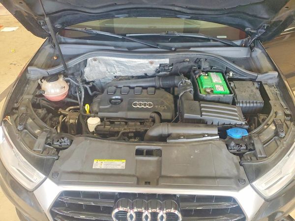 2016 AUDI Q3 — Engine bay
