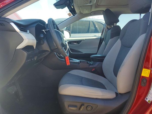 2021 TOYOTA RAV4 XLE — DENT