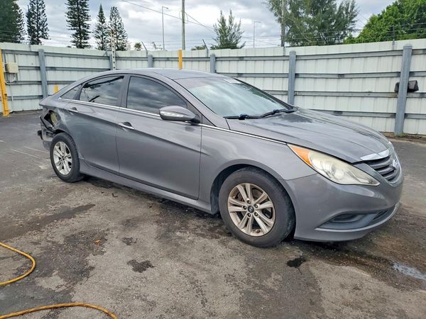2014 HYUNDAI SONATA — Passenger 3/4