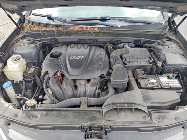 2014 HYUNDAI SONATA — Engine bay