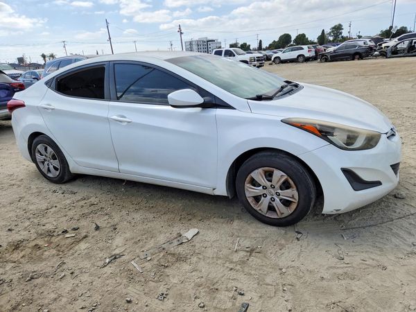 2016 HYUNDAI ELANTRA — Passenger 3/4