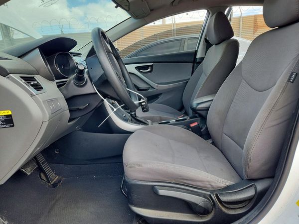 2016 HYUNDAI ELANTRA — DENT