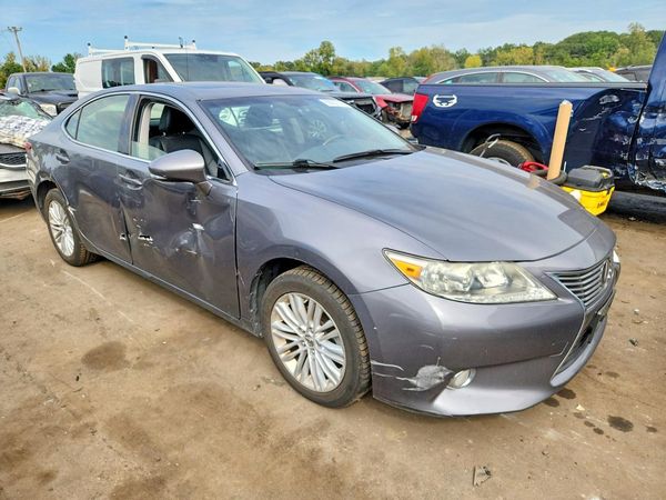 2013 LEXUS ES — Passenger 3/4