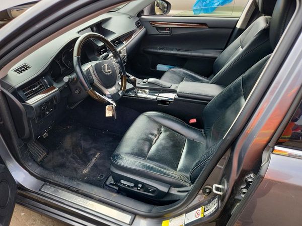 2013 LEXUS ES — DENT