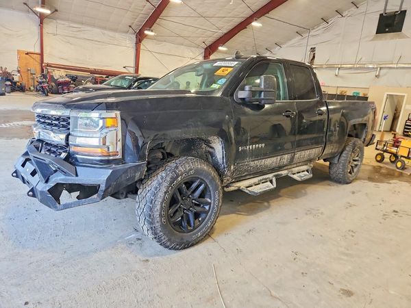2018 CHEVROLET SILVERADO LT — Front 3/4