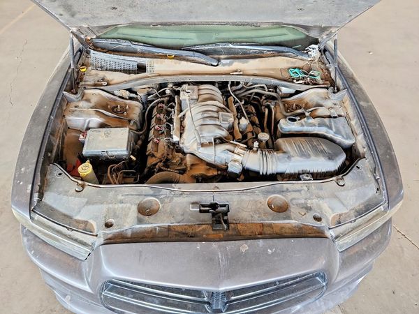 2013 DODGE CHARGER SRT8 — Engine bay