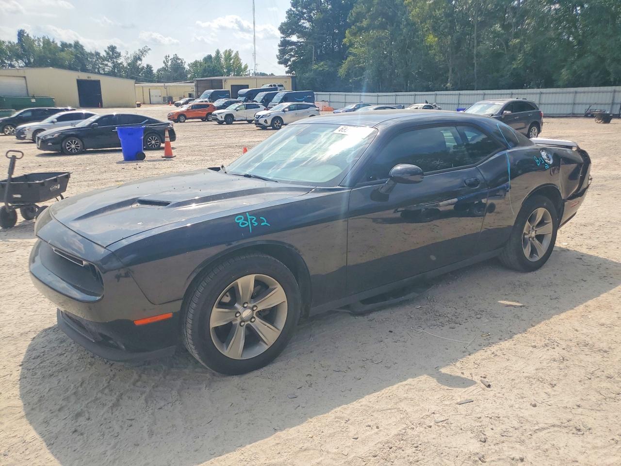 2019 DODGE CHALLENGER — Front 3/4