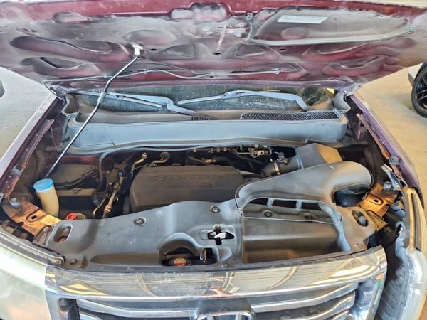 2012 HONDA PILOT EX-L — Engine bay