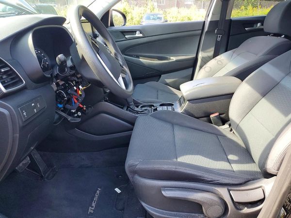 2019 HYUNDAI TUCSON SE — DENT