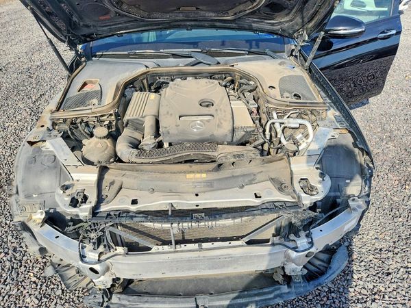 2018 MERCEDES-BENZ E — Engine bay